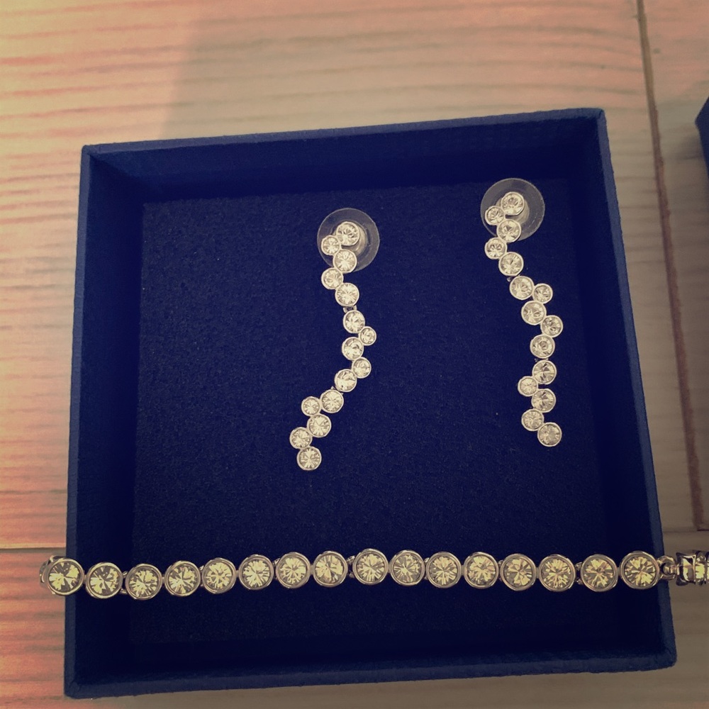 Swarovski earrings and bracelet set